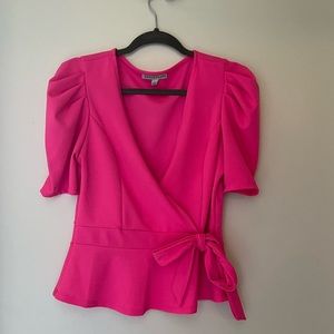 💗 Plunging puff shoulder top 💗